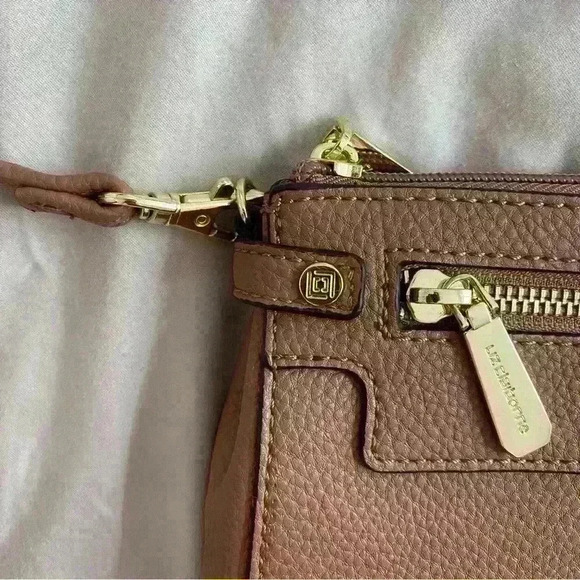 Brown Liz Claiborne Elly Convertible Crossbody Bag I’m vegan leather - Picture 4 of 14